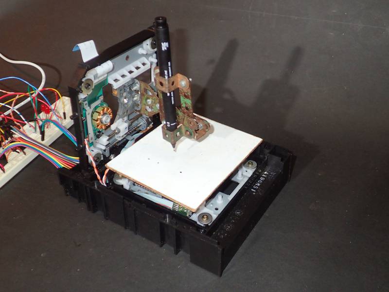 2D Plotter with temporary fixed pen holder.