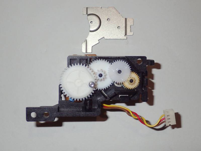 Omron R2DG-38 gear cover removed