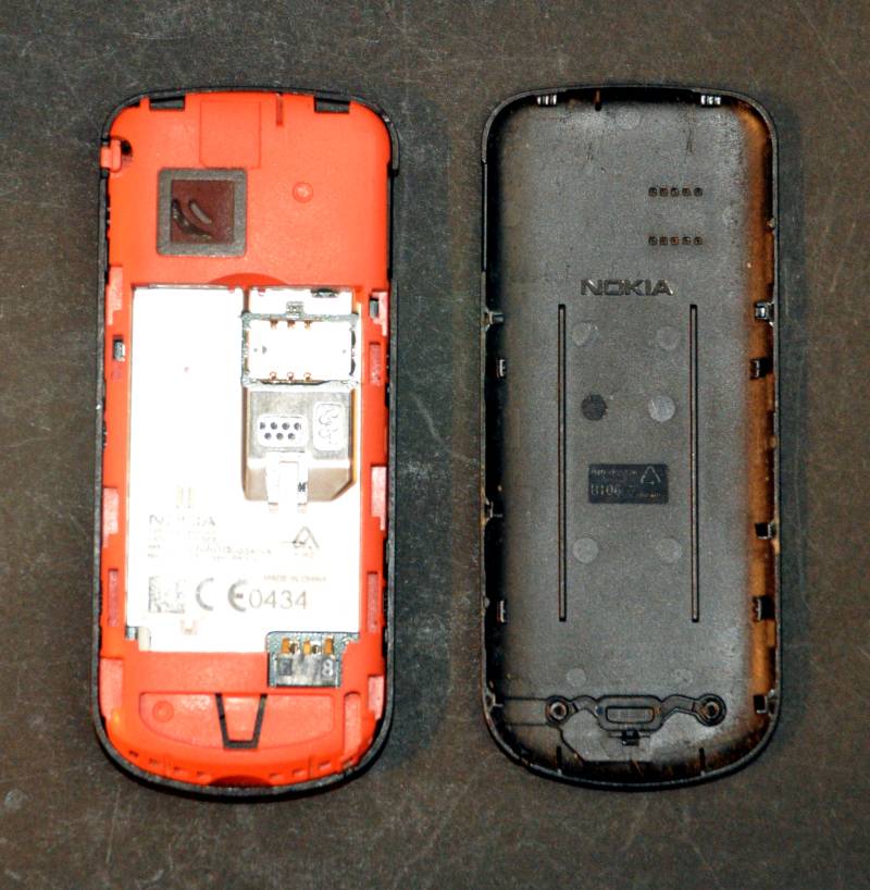 Nokia 1202 opened