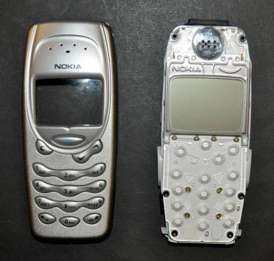 Nokia 3315 disassembled
