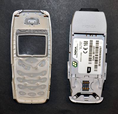Nokia 3315 disassembled