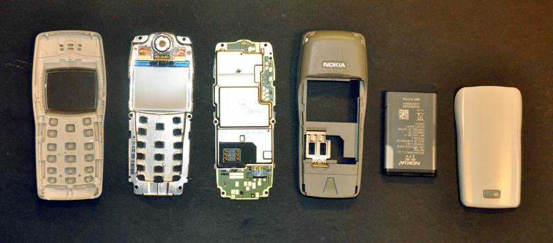 Nokia 1100 exploded back