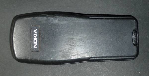 Nokia 3210 back