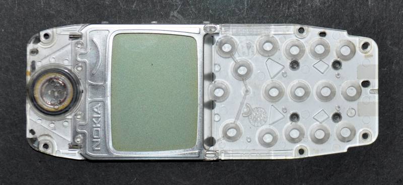 Nokia 3310 overview with board front
