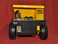 Dump truck front